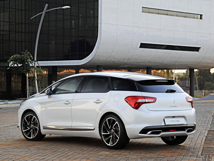  Citroen DS5 2012 года  (ZA) (фото 14 из 26)